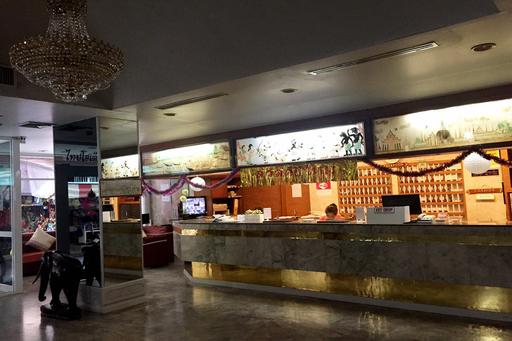 Thaihotel Nakorn Si Thammarat ナコーンシータンマラート エクステリア 写真