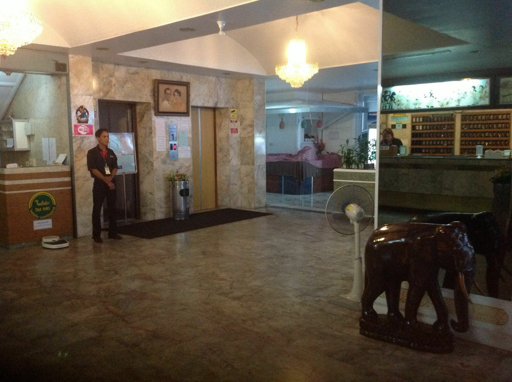 Thaihotel Nakorn Si Thammarat ナコーンシータンマラート エクステリア 写真